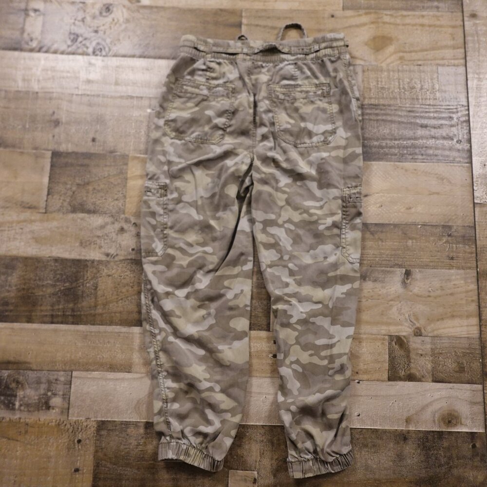 American Eagle Outfitters Women’s Size Medium Camo Cargo Jogger Pants 26" Inseam - Picture 9 of 10